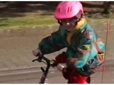 Judith lernt Fahradfahren